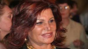 بيومي فؤاد عميد حسين المناويشي. Ø§Ù„ÙÙ†Ø§Ù†Ø© Ù†Ø¬ÙˆÙ‰ ÙØ¤Ø§Ø¯ ØªØ¹ØªÙ…Ø¯ Ø¥Ø·Ù„Ø§Ù„Ø© Ø¬Ø±ÙŠØ¦Ø© Ø¹Ù„Ù‰ Ø§Ù„Ø±ØºÙ… Ù…Ù† ØªØ¬Ø§ÙˆØ²Ù‡Ø§ Ø³Ù† Ø§Ù„Ù€70 Ø§Ù„Ø¨ÙˆØ§Ø¨Ø©