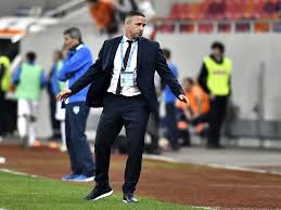 He later joined steaua bucurești where he won the league title twice. S Au RÄƒzgandit LaurenÈ›iu Reghecampf Contestat De PresÄƒ È™i De Fani De Ce Intarzie Al Ahli SÄƒ Il AnunÈ›e Pe Antrenorul Roman