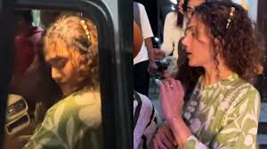 Hatt Jaaiye: Taapsee Pannu Gets Irked As Fans Get Too Close To Her For  Selfie In Mumbai (VIDEO)