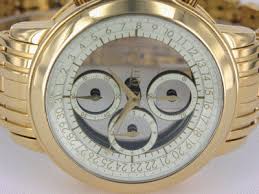 Launched in 2000, the quinting watches are the first and only watch 100% transparent made with a sapphire movement. Quinting La Mysterieuse Chronograph Gelbgold 44mm Uvp 39800