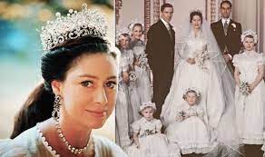 However, it wasn't until he was commissioned to create a portrait of her — an event captured on season 2 of the crown — that they started dating. Princess Margaret Wedding Tiara Story Revealed After Queen Did Not Give Her One To Wear Express Co Uk