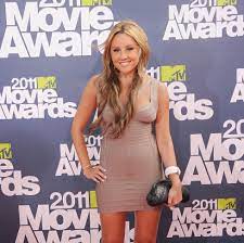 Amanda Bynes: Not naked, not troubled, but very rich