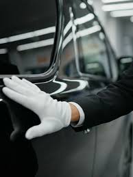 LUXE RENTAS CHAUFFEUR Safe • Professional • Reliable Nikmati pengalama... |  TikTok