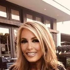 Deborah Longo's Instagram, Twitter & Facebook