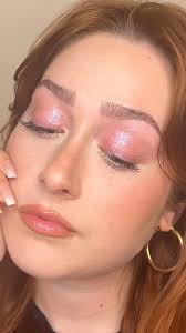 Cerchi un effetto make-up no make-up?...