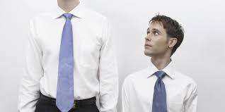 Though chopping your hair off can be totally liberating and is often the perfect way to revive a tired hairstyle, the thought of switching to a shorter style may seem daunting if you're used to having long hair. How To Look Taller For Men 17 Awesome Clothing Tips For Short Men