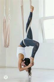 5 person yoga poses easy; 13 Vertikaltuch Ideen In 2021 Vertikaltuch Aerial Yoga Yoga