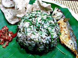 Setiap kali tiba hari raya aidil adha, banyaklah daging yang akan tersimpan di rumah. Nasi Ulam Utara Dan Sayur Batang Keladi Masak Asam