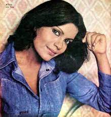 Pin By Sheila Iqbal On My Fav Desi Celebs Old Bollywood Actress Beautiful Bollywood Actress Beautiful Indian Actress