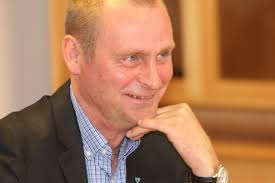 Ronny på vei inn i Frps sentralstyre