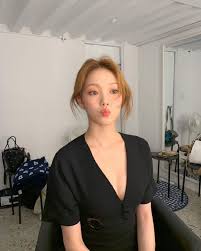 I cut curtain bangs on myself. How To Cut Curtain Bangs When You Re Bored At Home Buro 24 7 Singapore