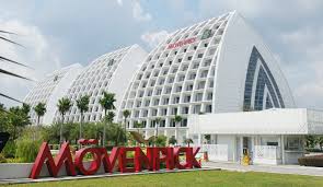 Masjid kompleks tabung haji terletak di kedudukan latitud 3 darjah, 6 minit, 1.9 saat utara dan longitud 101 darjah, 36 minit. Movenpick Hotel And Convention Center Klia A Syariah Compliant Hotel Roadtrippers Asia