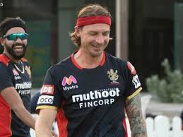 Tom curran looks like an entirely different person to me with his hair longer — katie🧚🏻‍♂️ (@ktos___) march 26, 2021. Ipl 2020 Rcb S Dale Steyn Spots Rockstar Look For Ipl 2020