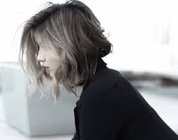 Be sure to have a clean and dry hair before curling. How To Curl Short Hair Home Tutorial Guide How To Beauty World News