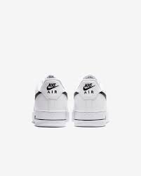 Air force one is one of the most recognizable symbols of the presidency, spawning countless references not just in american culture but across the world. Nike Air Force 1 07 Herrenschuh Nike De