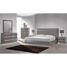 Simply add some colorful linens and some color on the walls and you'll have your dream bedroom! Pin On Ù…Ø±Ø§Øª Ø§Ù„Ø­ÙØ¸ Ø§Ù„Ø³Ø±ÙŠØ¹