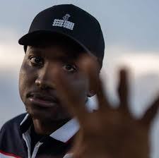 Akil Hamilton's Instagram, Twitter & Facebook