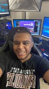 Anyone down to group up in Dead by Daylight?