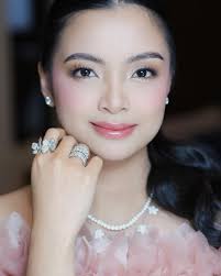 Clean and bright makeup look for Ms. @rohelen ✨ #AikoRamosMakeup Hair