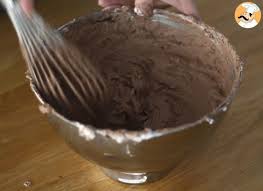 Royal Chocolat Ou Trianon Video Et Astuces Recette Ptitchef Recette En 2020 Decoration Gateau Chocolat Faire Fondre Du Chocolat Royal Chocolat