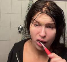 Alisa crash out: procurando um lugar pra ficar : r/snappisensuroimaton