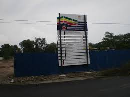 Papan tanda pembinaan hendaklah diletak berhampiran pintu masuk utama atau pada sempadan yang berhadapan jalan utama serta tidak terlindung. Kreatif Jitu Papan Tanda Projek Facebook