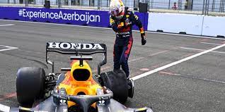 Tire manufacturer pirelli issued a report with conclusions that didn't. F1 Rennen Baku 2021 Reifenschaden Kostet Verstappen Den Sieg