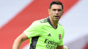 Our emiliano martinez biography delivers info on his childhood story, early life, parents, family life, love life (wife), children, net worth and lifestyle. Emiliano Martinez Aston Villa Complete Signing Of Goalkeeper From Arsenal Football News Sky Sports