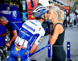 — marion rousse (@roussemarion) january 30, 2021. Julian Alaphilippe E Marion Ciclisti Family Facebook