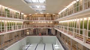 La Piscine Des Amiraux D Henri Sauvage Restauree Par Francois Chatillon Paris 18e Youtube