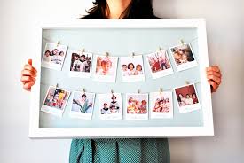 Un cadre photo 10x15 est adapté. Cadre Photo Pele Mele Gris Diy Instagram Display Craft Pinterest Decoration Photo Valentines Bricolage Diy Photo