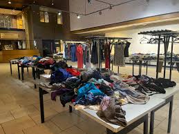 VSG hosts free pop-up thrift store - The Vanderbilt Hustler