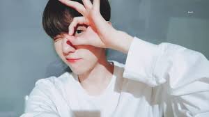 pin oleh concubers di baekhyun 백현 imut exo