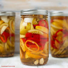How To Make Quick Pickled Green Tomatoes And Peppers Flour On My Face In 2020 Pickled Green Tomatoes Stuffed Peppers Sweet Pepper Recipes
