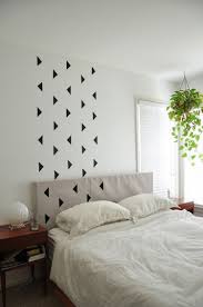 Schwarze Unterschiedlich Ausgerichtete Dreiecke In 2020 Wande Streichen Wand Streichen Muster Diy Wohnzimmer
