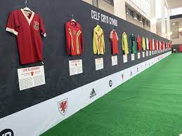 The sleeve cuffs of wales' 2020 home football shirt boast a yellow, red, green and white design that nicely meshes with the yellow used for the branding and the red, white and green present in the team logo. Ø­Ø°Ù Ù…Ø±Ø¶ Ù‚Ø¯Ù… Ù†Ø§Ø¹Ù…Ø© Wales Football Jersey 2019 Loudounhorseassociation Org