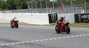 + o português miguel oliveira (ktm) venceu hoje o grande prémio da catalunha de motogp, depois de ter partido da quarta posição para a sétima prova da temporada, em barcelona. G8dppffc 1rffm