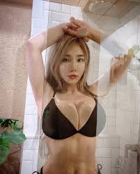 Janie Lin - Free pics, galleries & more at Babepedia