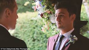 The diver told the guardian that while. Tom Daley And Dustin Lance Black Share Wedding Footage Daily Mail Online