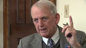 Stonington First Selectman Rob Simmons not running for reelection