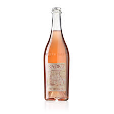 Si tratta di vini caratterizzati dalla presenza di anidride carbonica derivante da fermentazione e da una pressione interna non inferiore a 3 atmosfere ad una temperatura di 20°c. Radice Cantina Paltrinieri