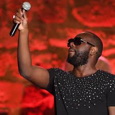Pour t'éviter d'trop sucer des bites Maitre Gims Devoile Une Photo De Son Visage Sans Ses Lunettes Sur Instagram