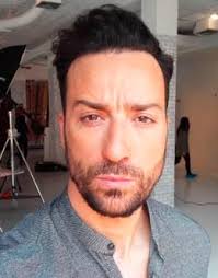 Julio Robledo (Dr. Sedano, Cirujano del Plástico): "Soy una persona normal  pero con inquietudes que necesito expresar"