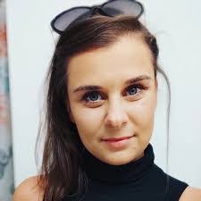 Barbara Mikus's Instagram, Twitter & Facebook