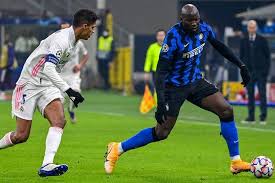 Uefa european championship), γνωστό ως euro, είναι η ευρωπαϊκή ποδοσφαιρική διοργάνωση, στην οποία διαγωνίζονται οι εθνικές ομάδες ανδρών των μελών της uefa προκειμένου να καθοριστεί ο πρωταθλητής της ευρώπης. Bomba Sto Eyrwpaiko Podosfairo 12 Omades Mega8hria Ftiaxnoyn Diko Toys Prwta8lhma Fonien Gr