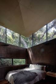 To build a heavy cordwood cabin on stilts one must pay attention to the tremendous weight of a cordwood wall (approximately 500 pounds per foot of an 8′ high wall) and beef up the floor joists and stringers so they can accommodate the weight. Pin By Tomokimono On Bedroom New Zealand Houses Architect House