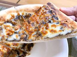 Halal pizza fun, near jasola vihar shaheen bagh metro station, abul fazal enclave part 2, ina, rk ashram marg districts: Halal Pizzas Are On Sale At Gyomu Super Food Diversity Today