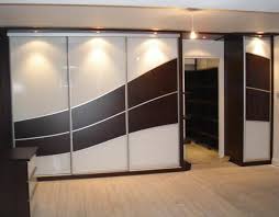 تركيب أبواب خزانة الملابس