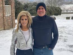 The epic adventures, died saturday when a small plane crashed into a tennessee lake, according to local authorities and the associated press. Owt6nhbdiqz09m