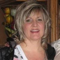 Nicole Lariviere's Instagram, Twitter & Facebook